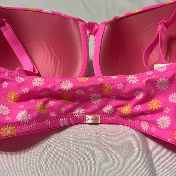 PINK Wear Everywhere Front-Close Bra - Picture 3 of 5